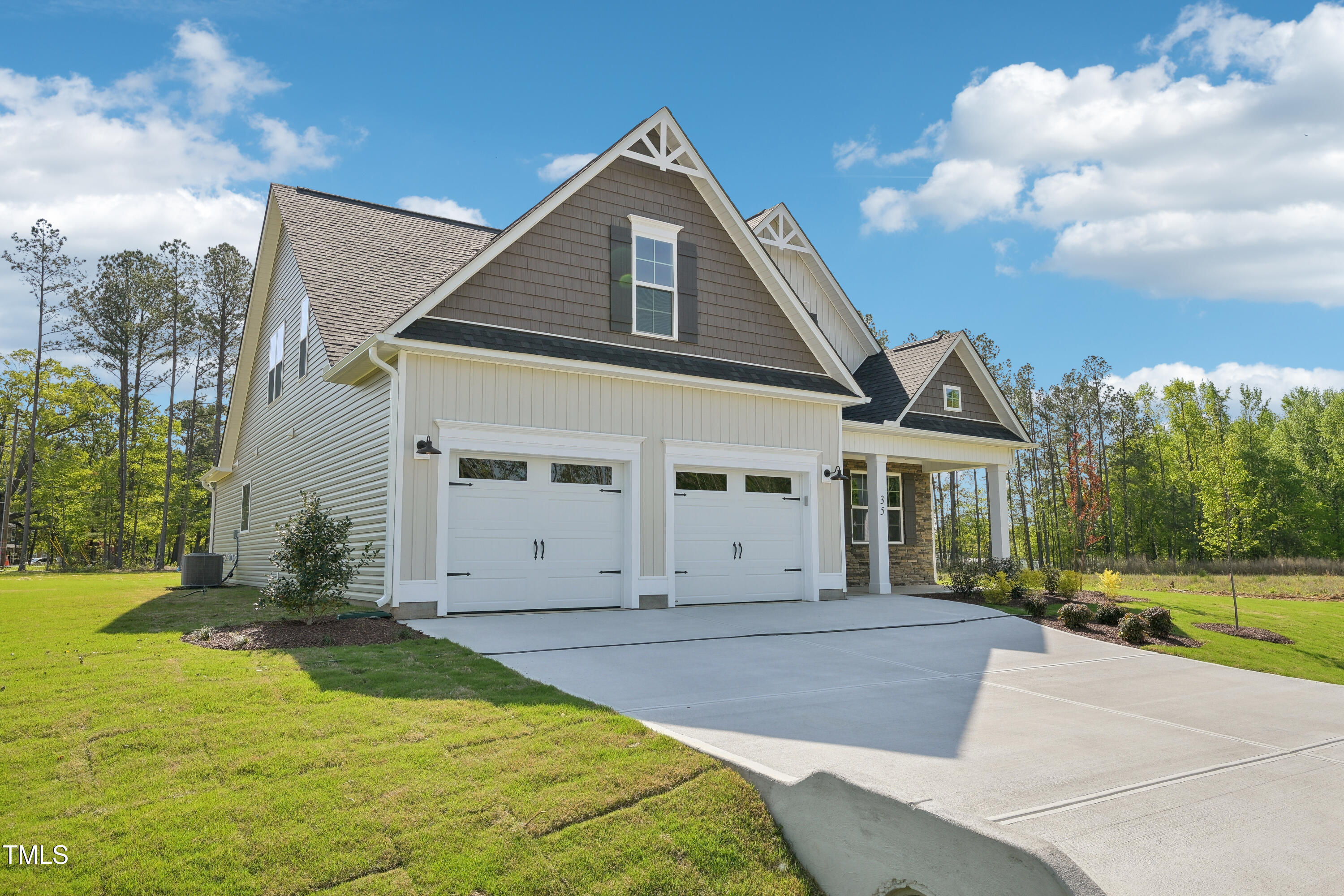 Property Photo: 72 Hewitt Woods Drive NC 27527