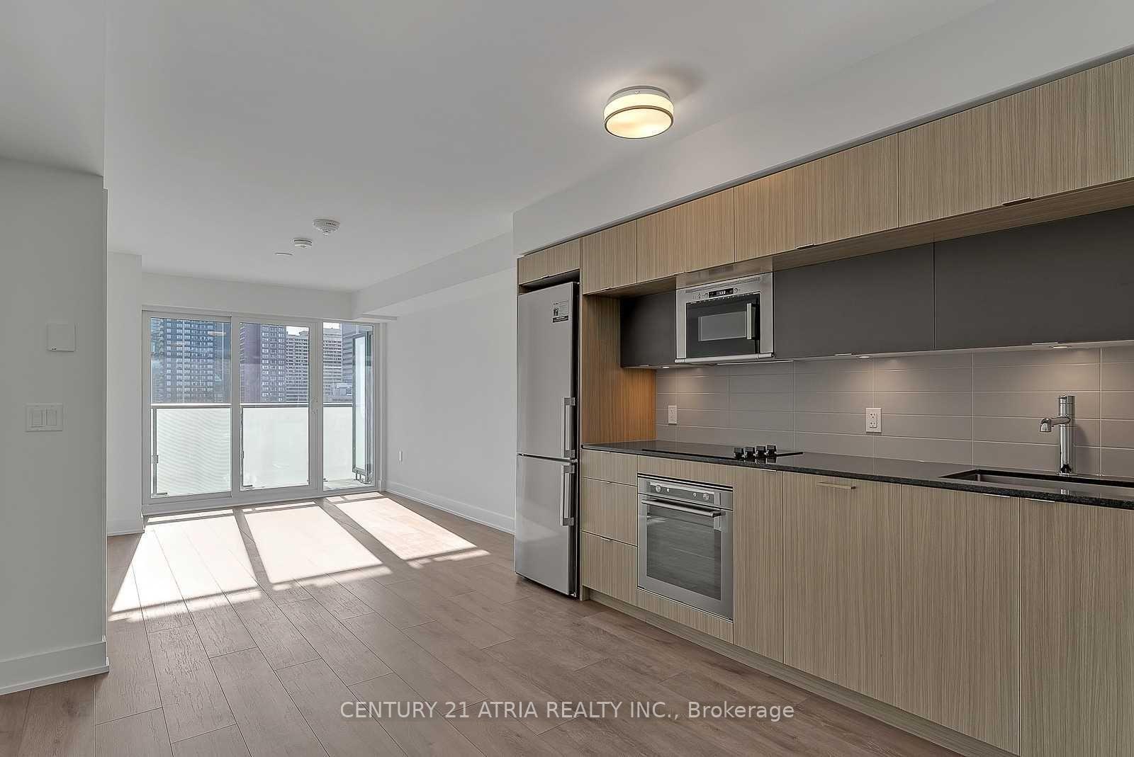 Property Photo:  575 Bloor Street E 909  ON M4W 0B2 