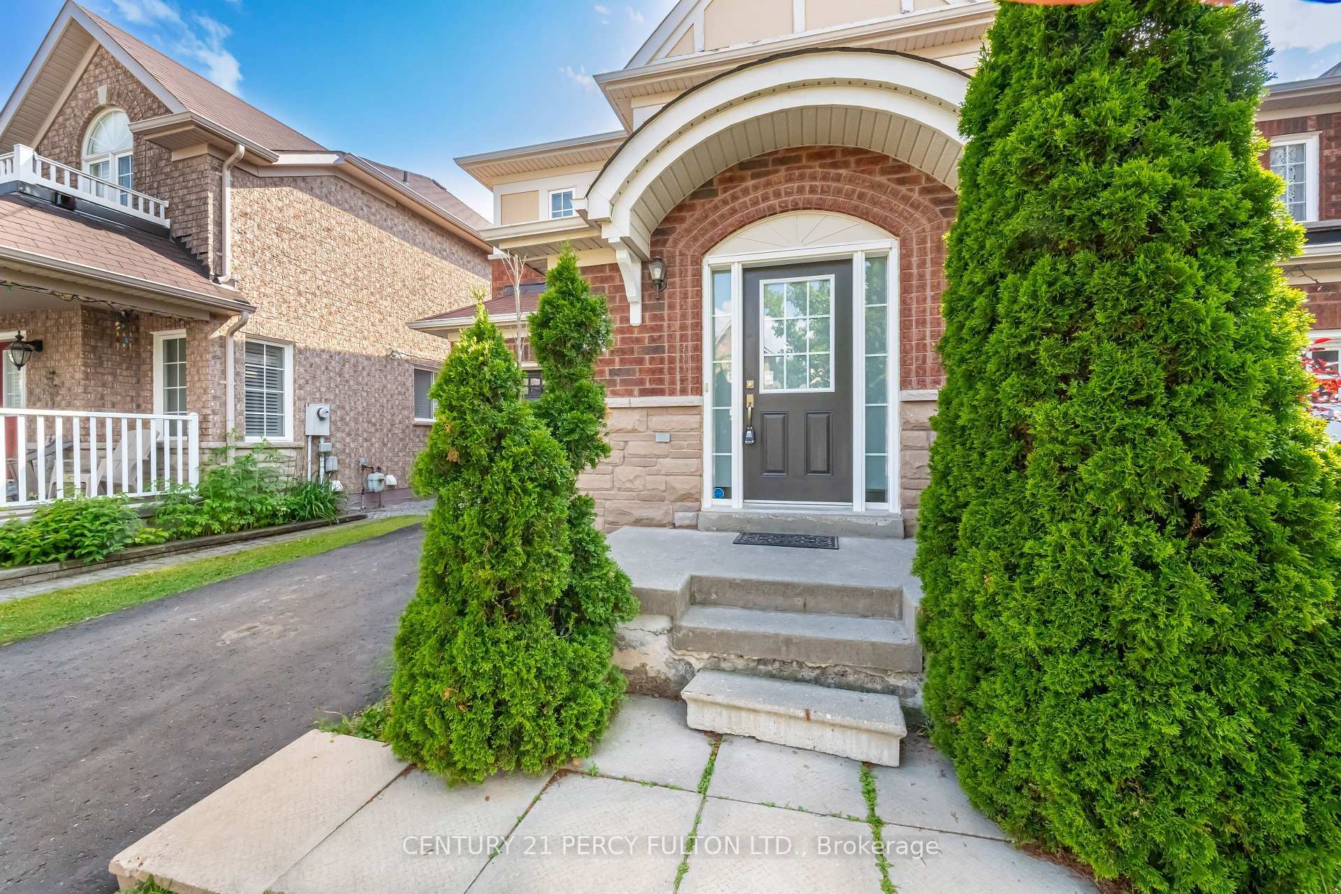 Property Photo:  36 Feint Drive  ON L1T 0E5 