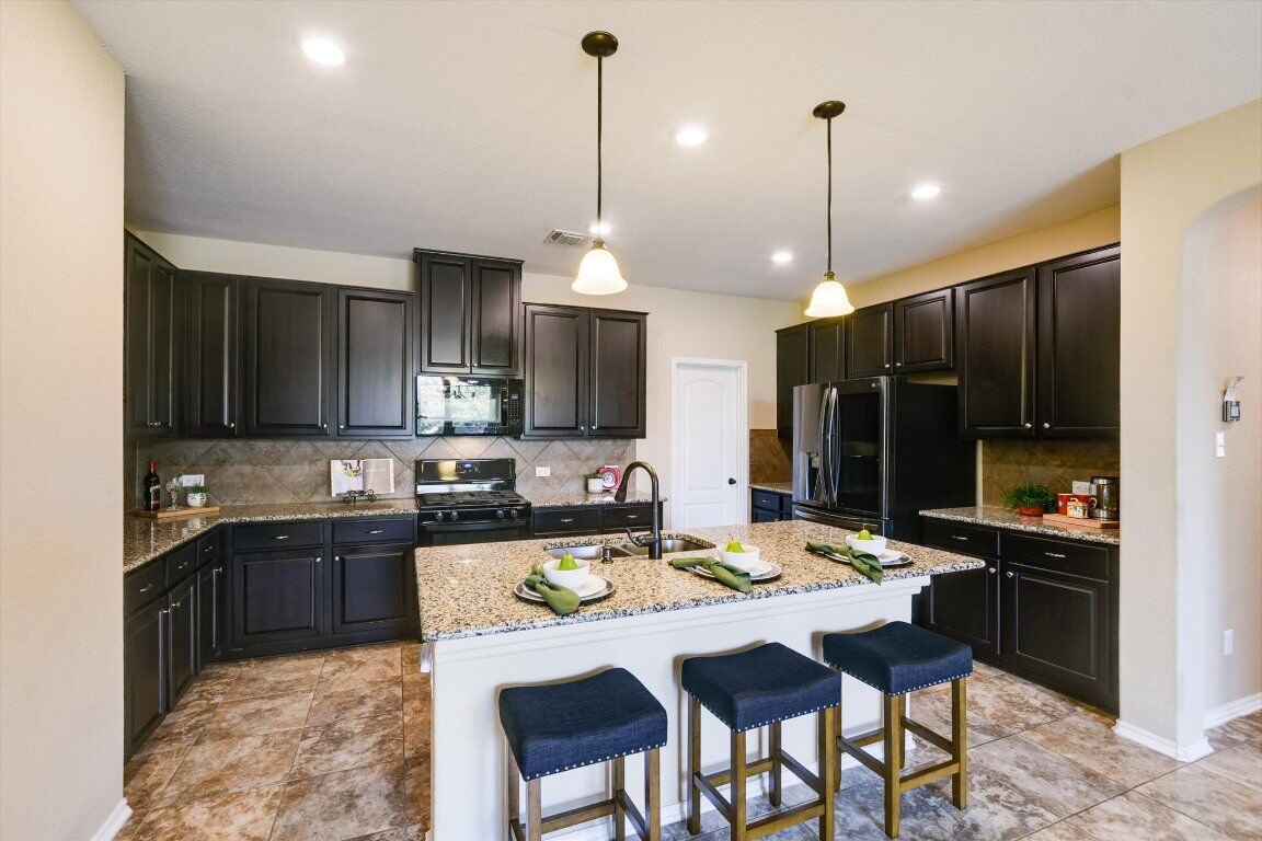 Property Photo: 1101 Clove Hitch Road TX 78633
