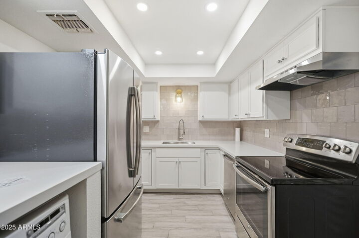 Property Photo:  5132 N 31st Way 114  AZ 85016 