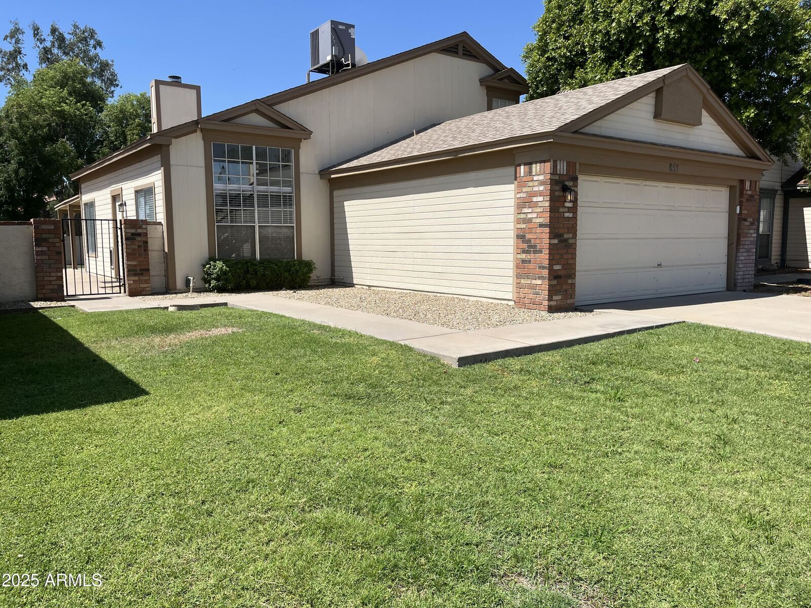 Property Photo:  853 E Manor Drive  AZ 85225 