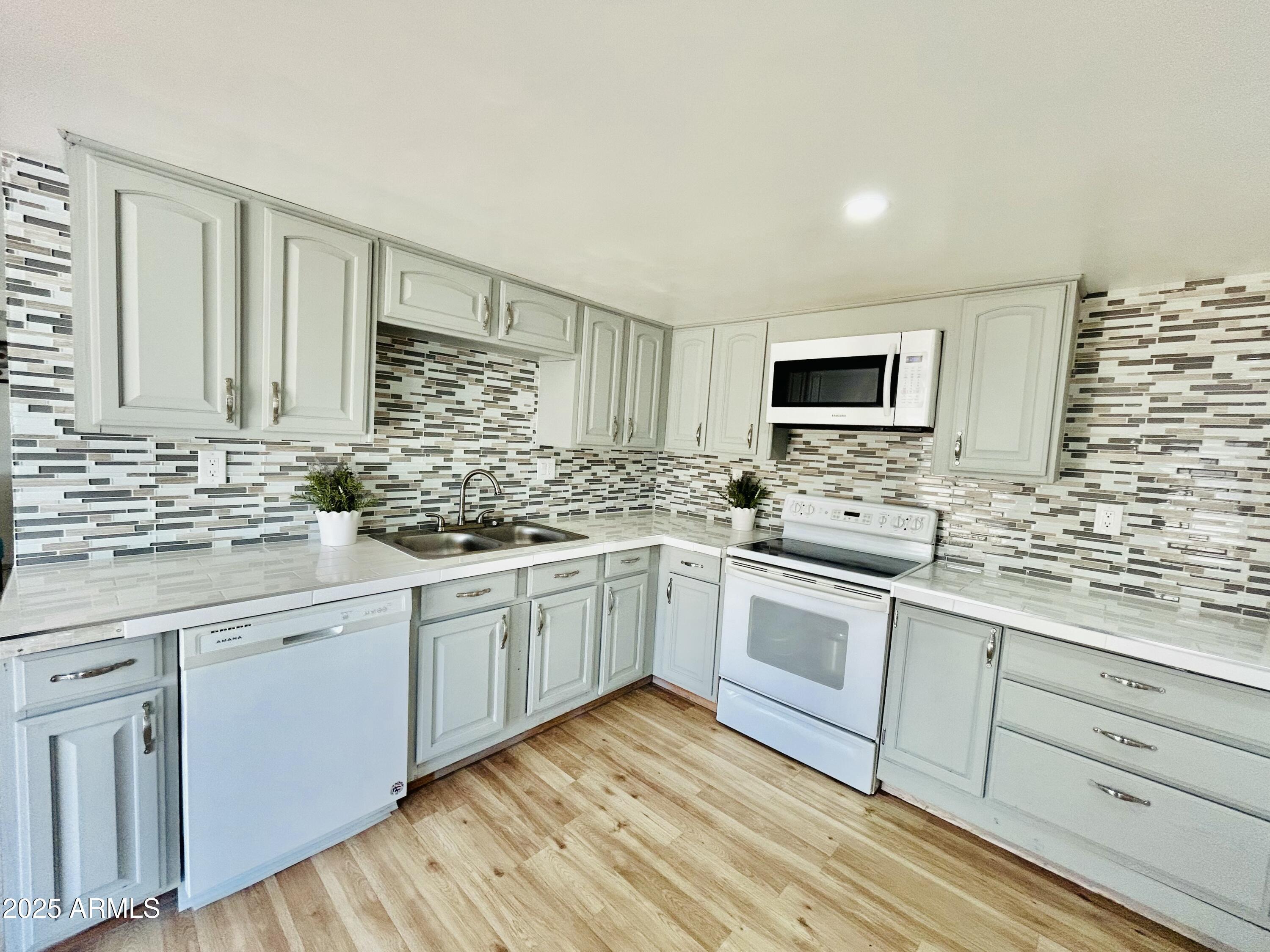 Property Photo: 6500 W Glendale Avenue #35 AZ 85301