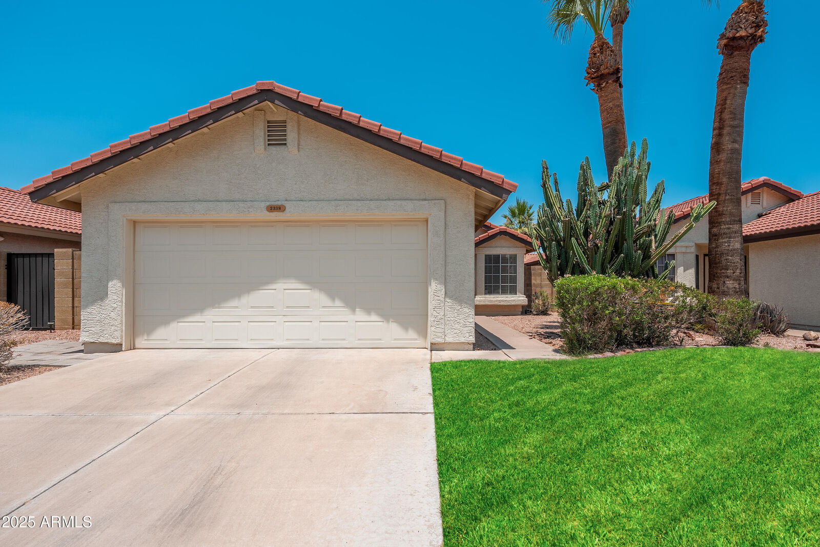 Property Photo: 2338 W Orchid Lane AZ 85224