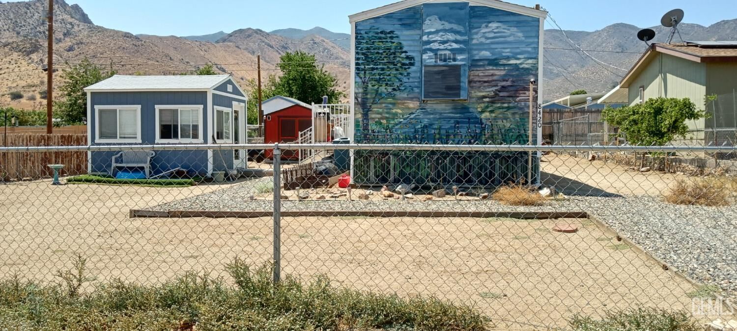 Property Photo:  8420 Fremontia Way  CA 93240 