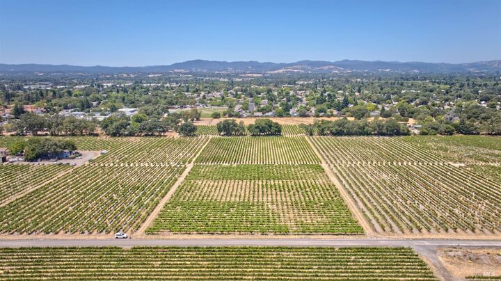 179 Pleasant Avenue  Windsor CA 95403 photo