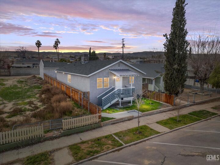 313 Woodrow Street  Taft CA 93268 photo