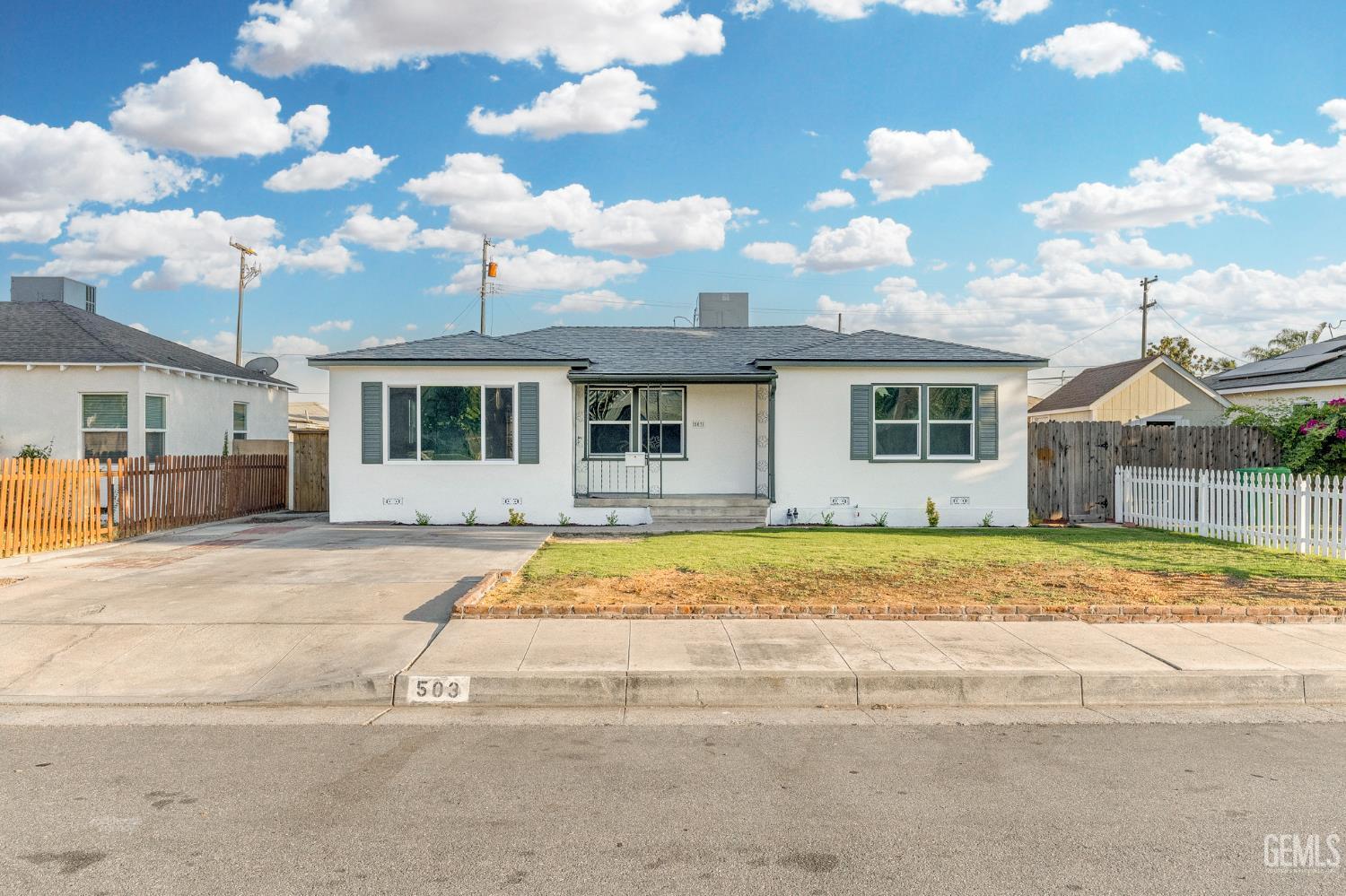 Property Photo:  503 Linda Vista Drive  CA 93308 