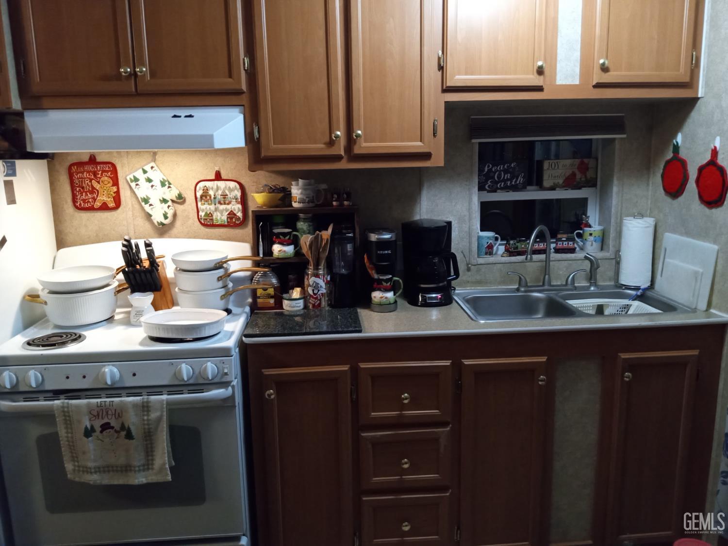 Property Photo: 8420 Fremontia Way CA 93240