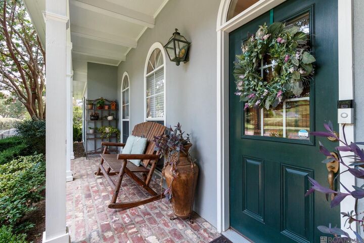Property Photo: 531 Woodgate Blvd LA 70808