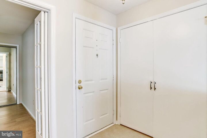 Property Photo:  2429 S Walter Reed Drive  VA 22206 