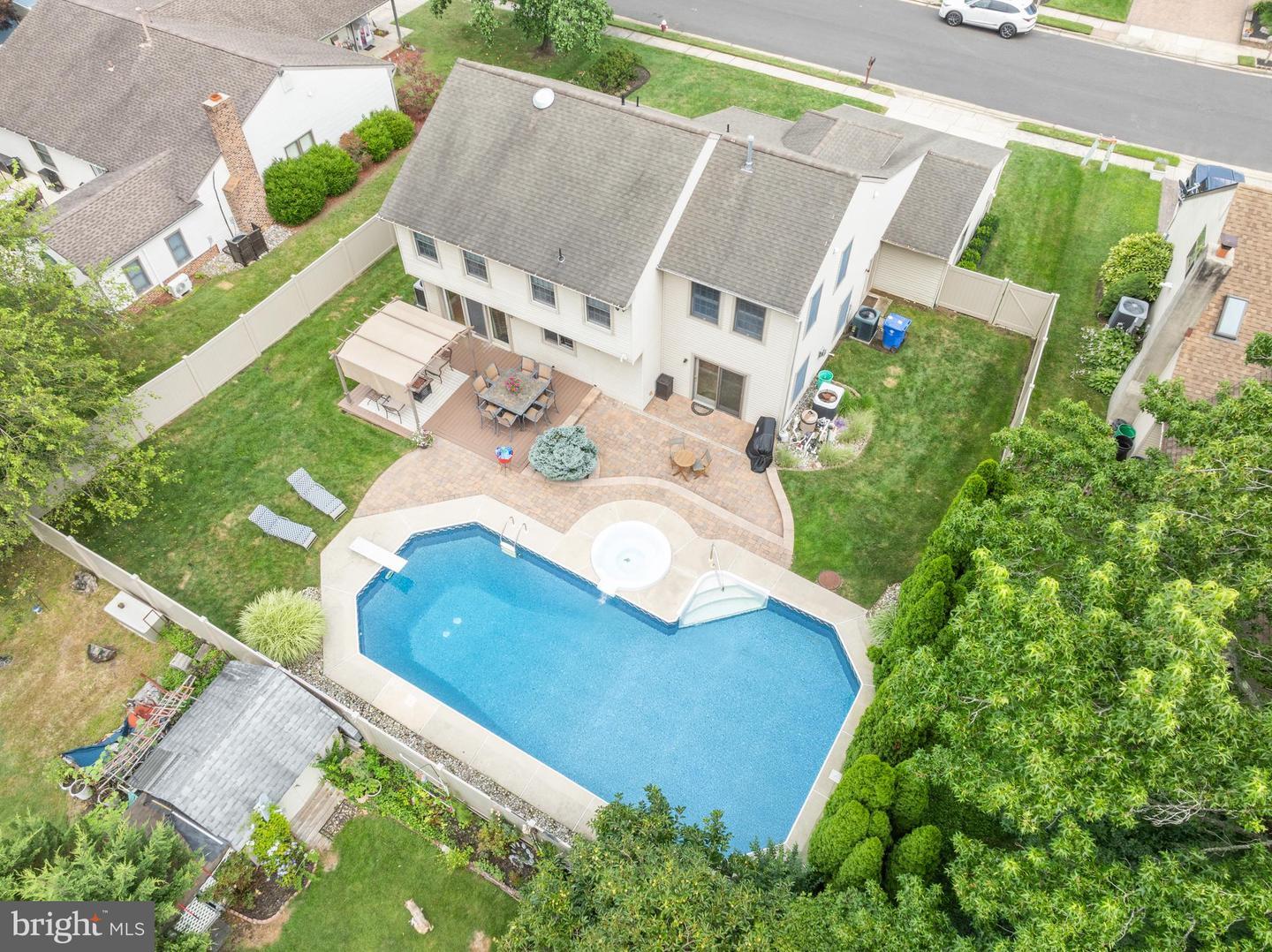 Property Photo:  4 Meadowrue Drive  NJ 08054 