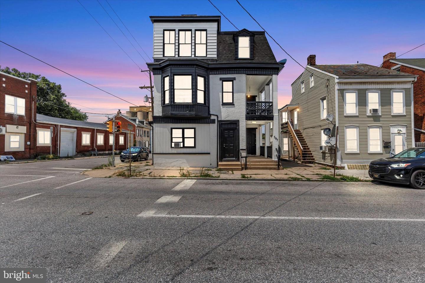 597 W Philadelphia Street  York PA 17403 photo