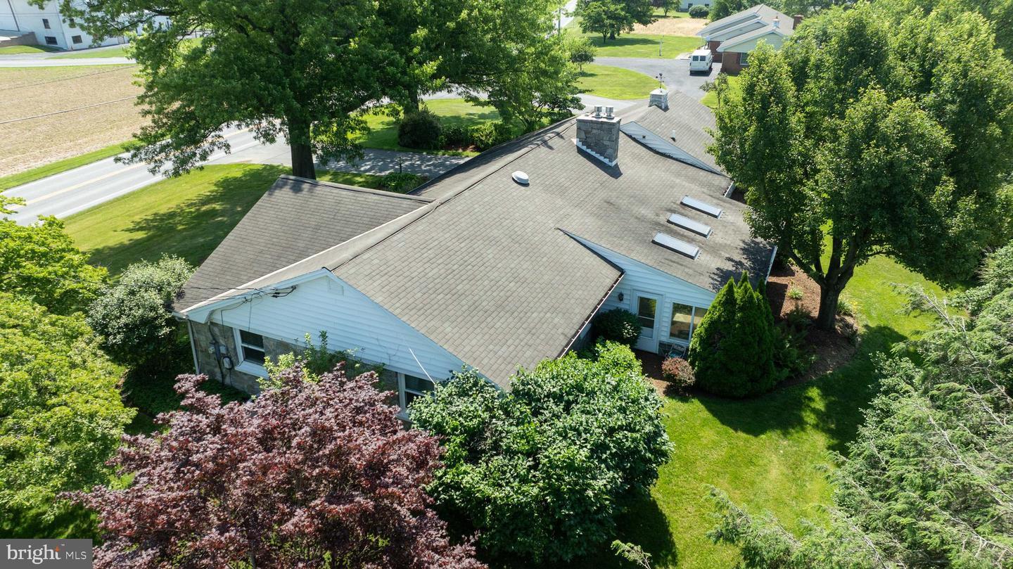Property Photo: 502 W Newport Road PA 17543