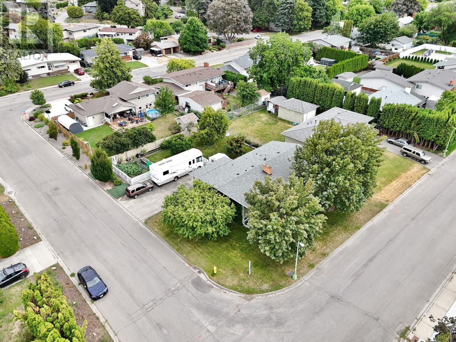 Photo de la propriété: 1498 Lombardy Square BC V1Y 3S7