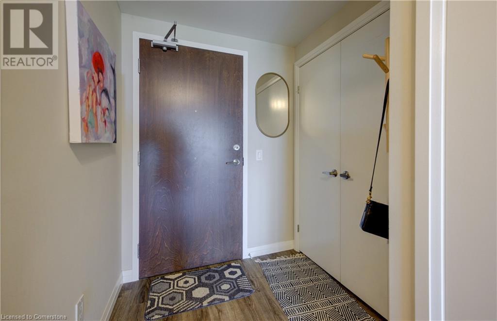 Property Photo:  108 Garment Street 1903  ON N2G 0E2 