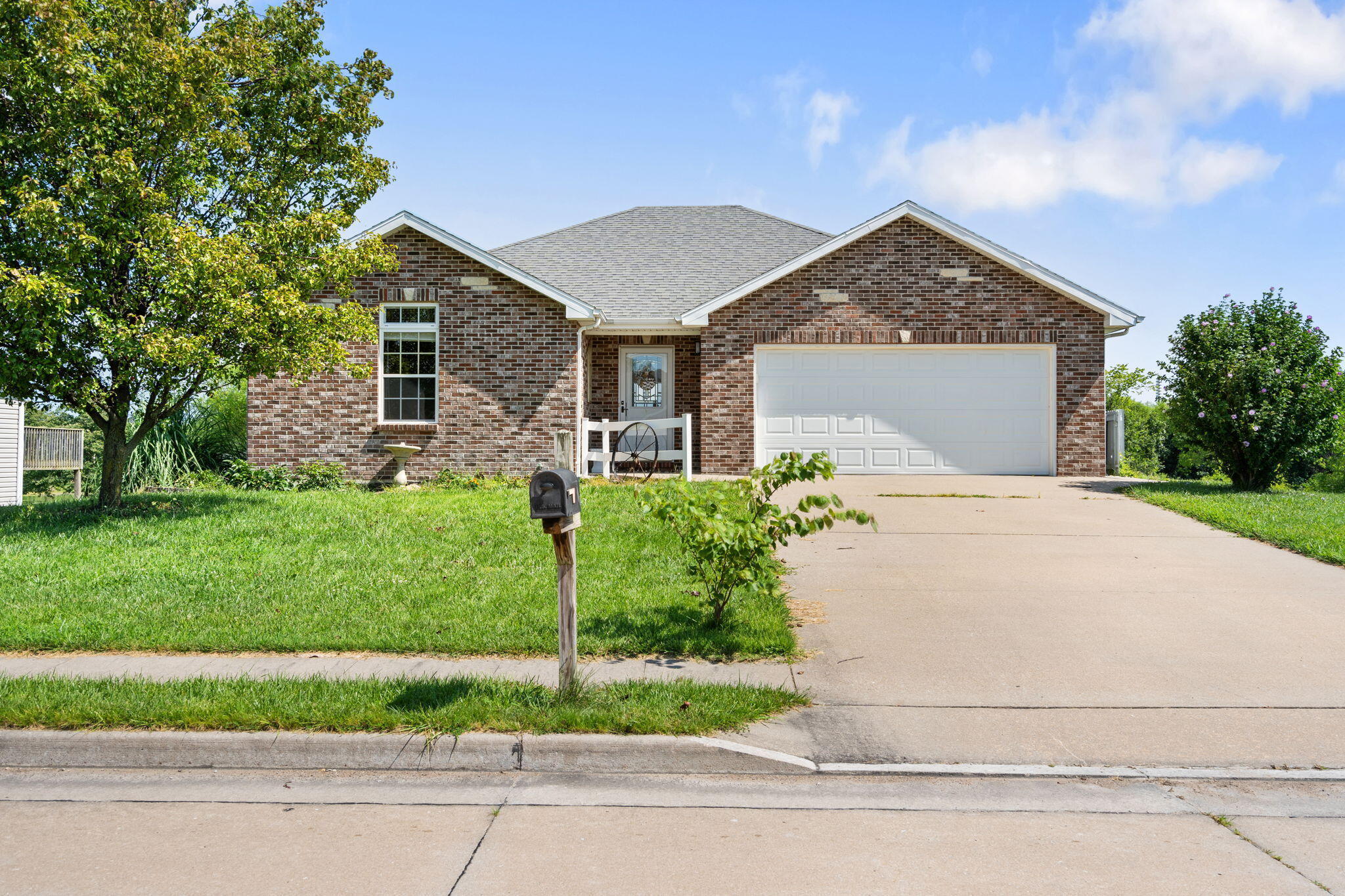 Property Photo:  295 Brookstone Dr  MO 65043 