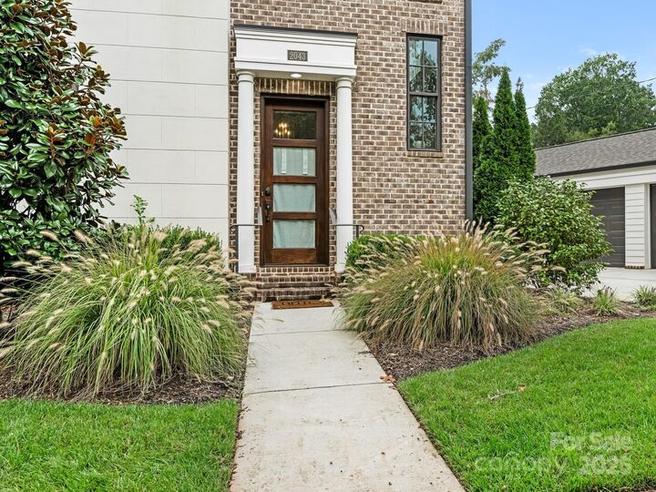 Property Photo:  2043 Lynnwood Drive  NC 28209 