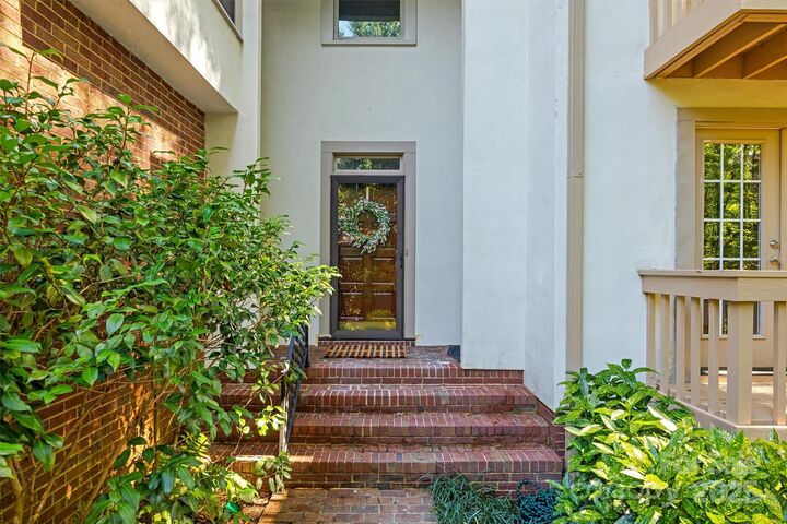 Property Photo: 5206 Dunrobin Lane NC 28226