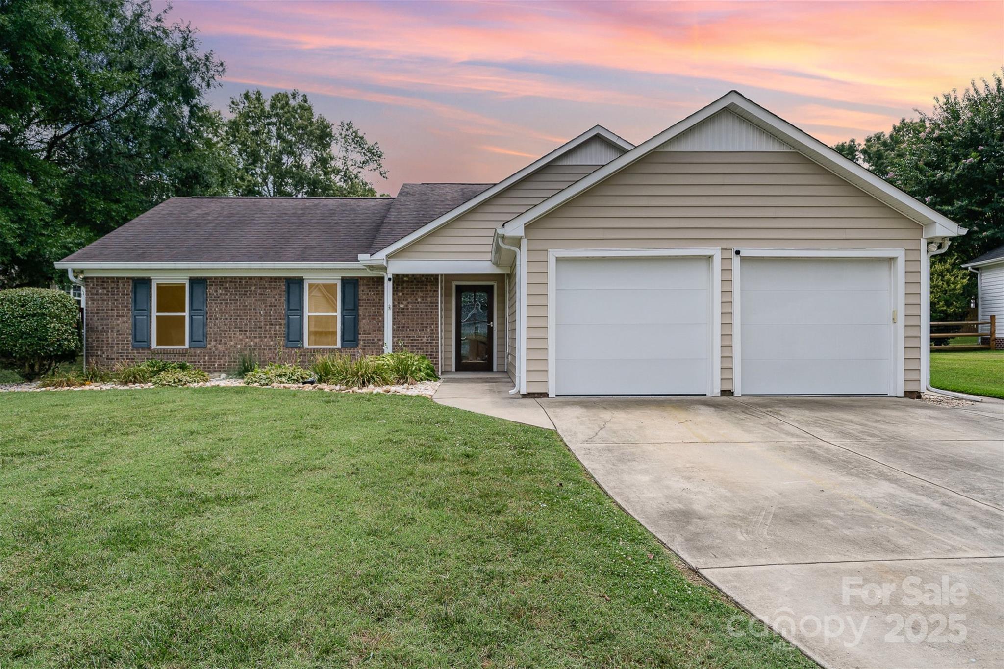 Property Photo: 8000 Rachel Court NC 28173