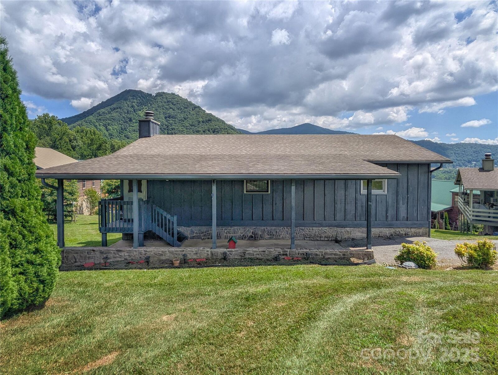 Property Photo: 84 Stoney Ridge Loop NC 28751