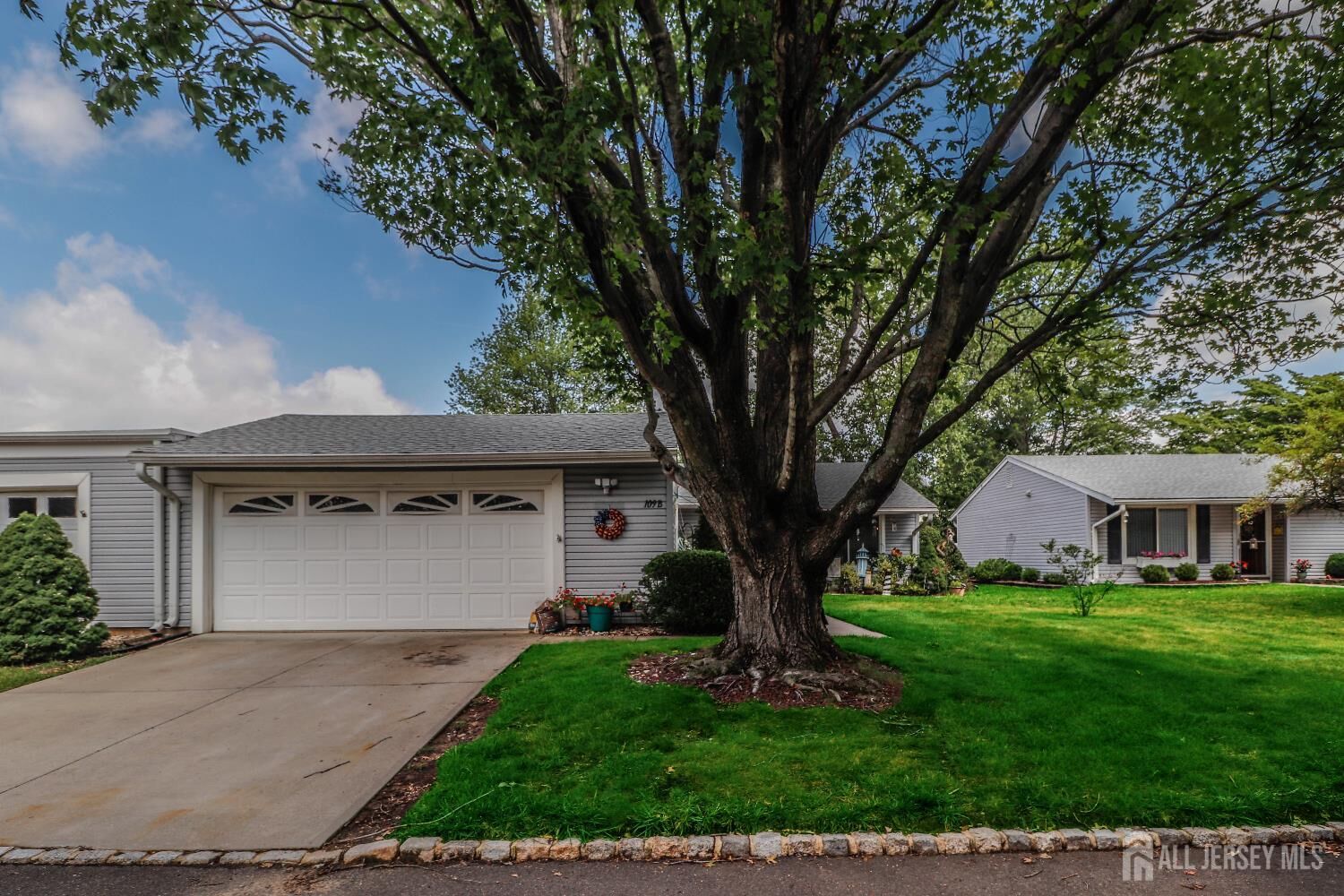 Property Photo:  109 Hemlock Plaza  NJ 08831 