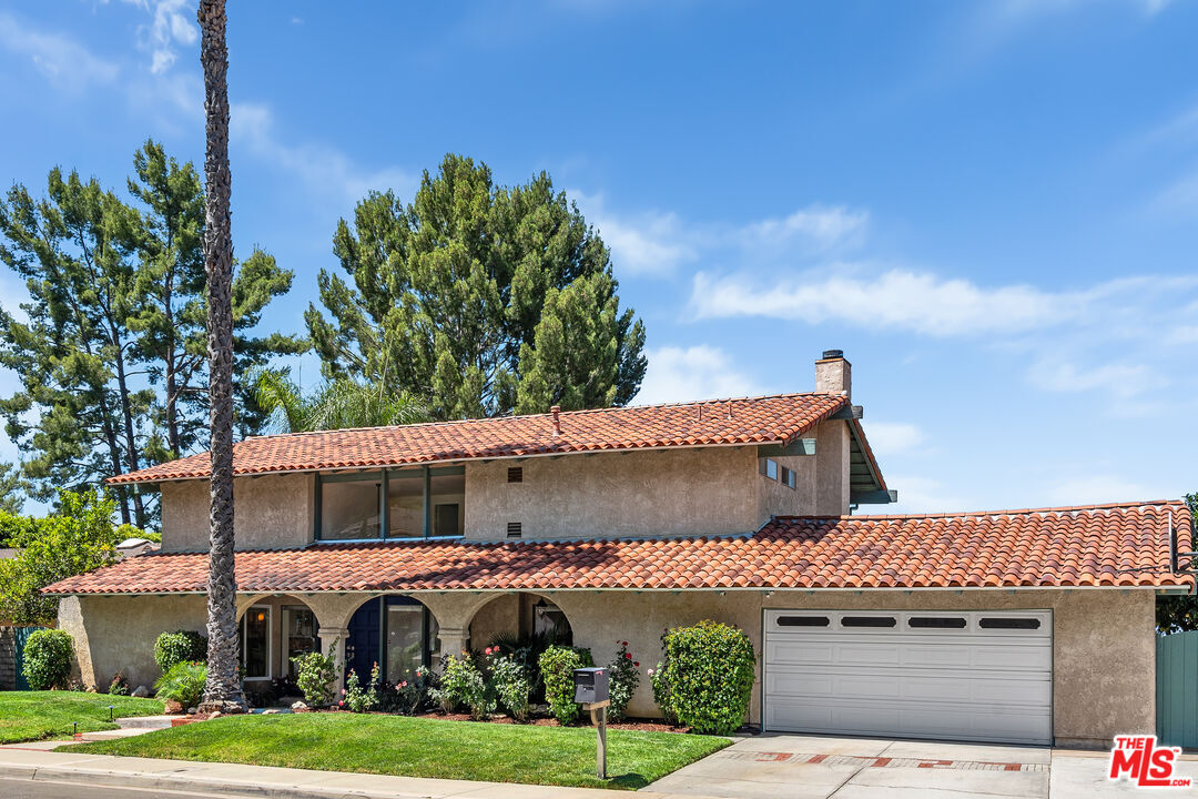 Property Photo: 21727 Ulmus Dr CA 91364