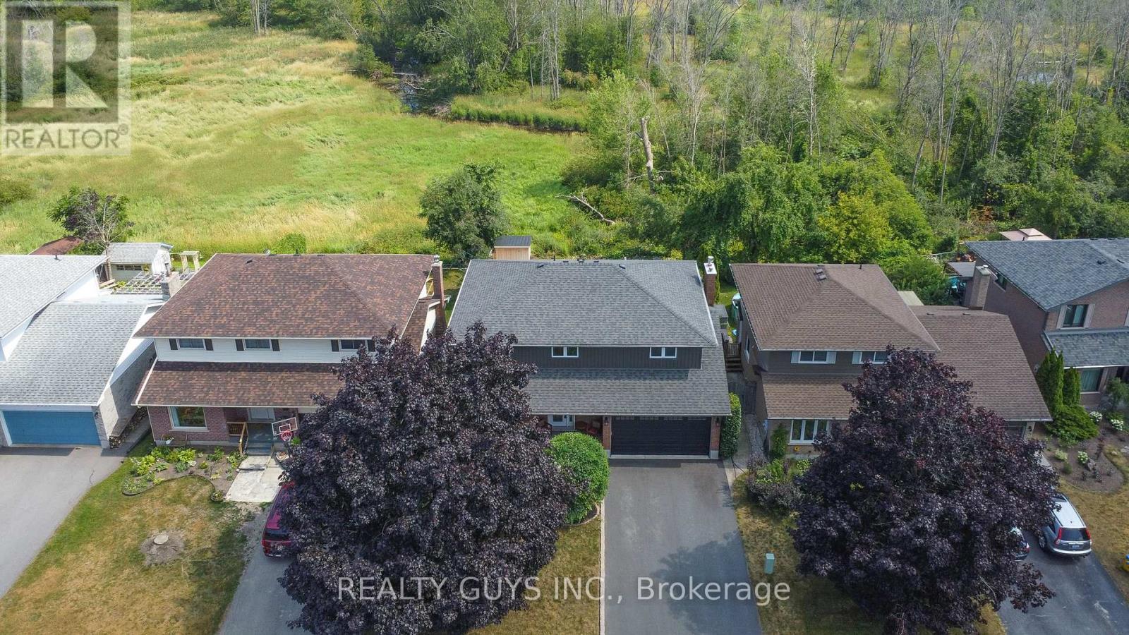 Property Photo: 2515 Farmcrest Avenue ON K9L 1R8