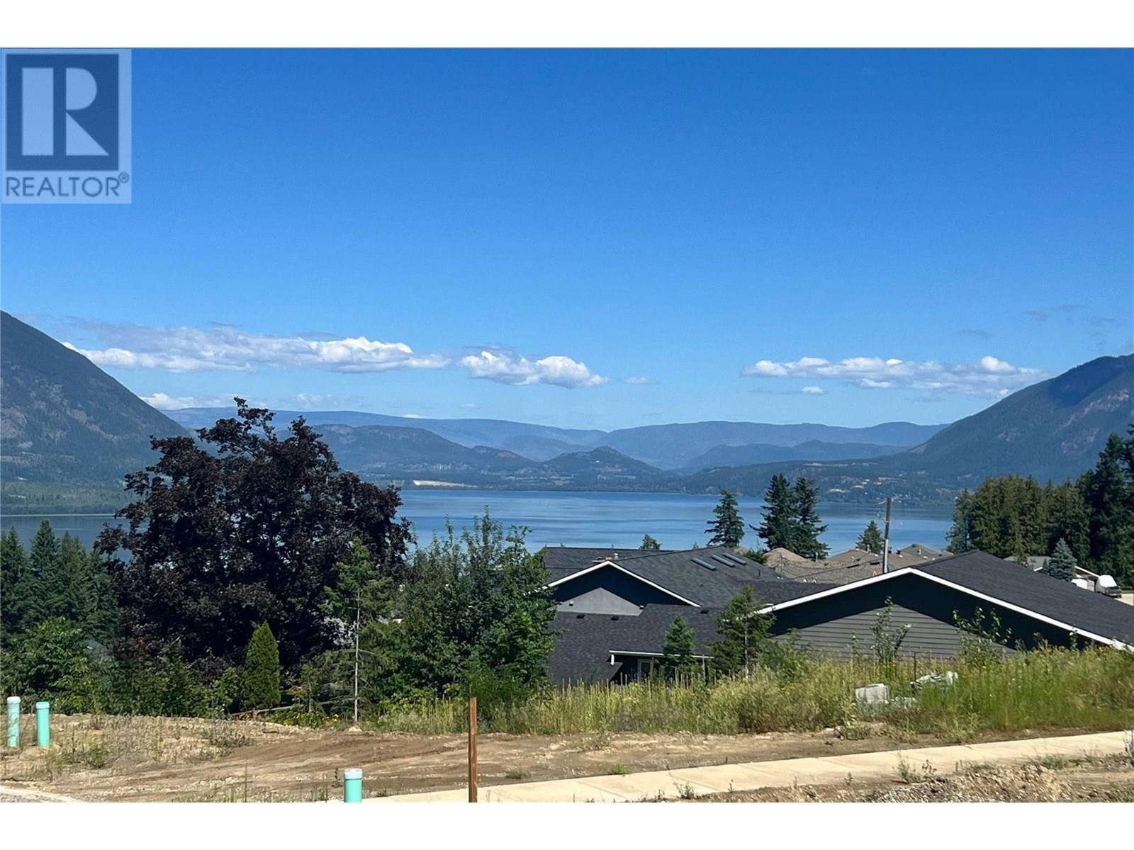 Property Photo:  1181 16 Avenue Southeast  BC V1E 2R5 