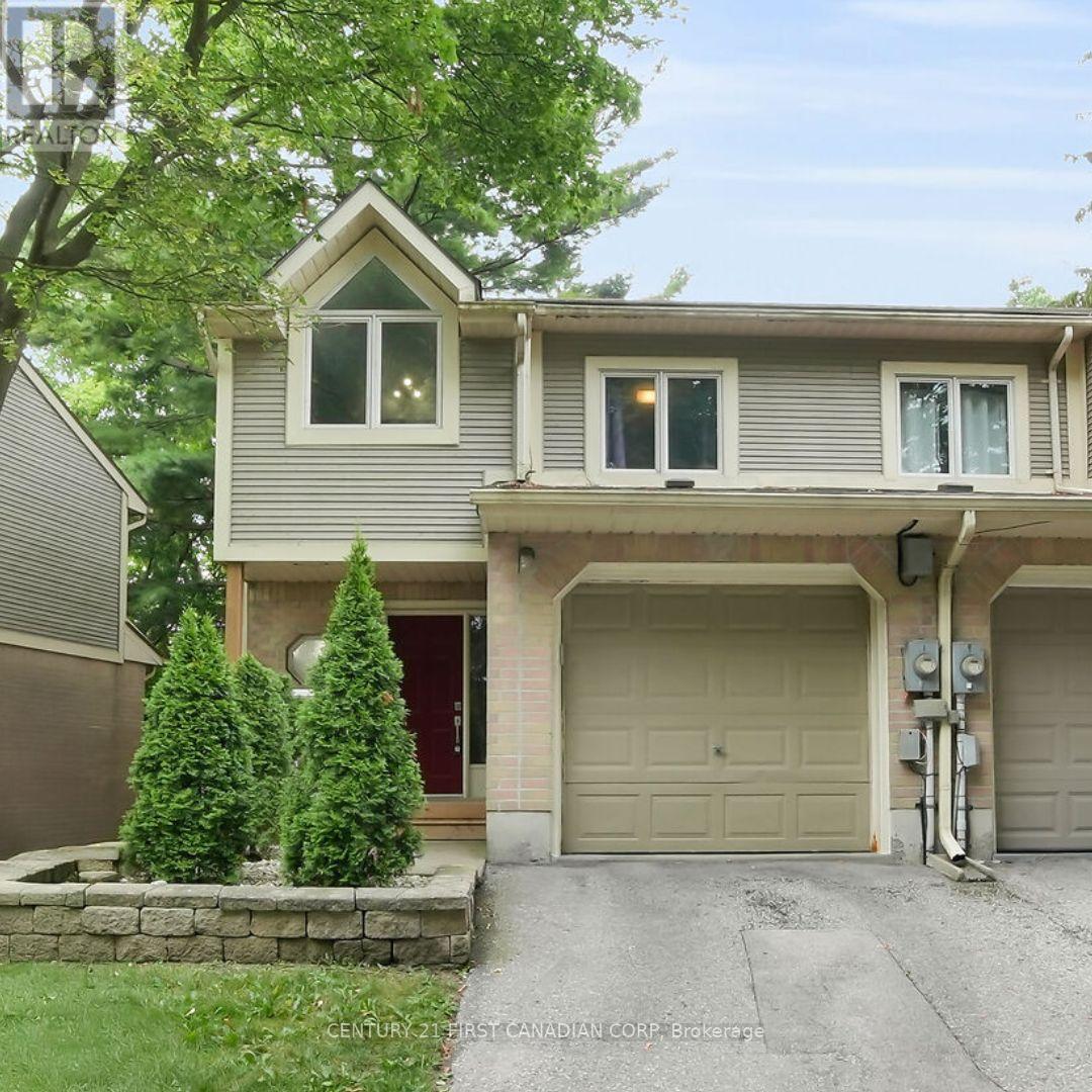 Property Photo:  9 Ailsa Place 11  ON N5Z 4Z6 