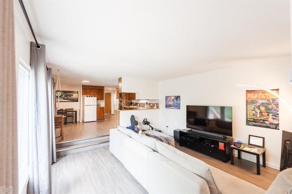 Property Photo: 39 Delta Crescent MB R1C 0G6