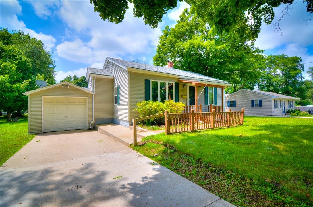 Property Photo:  63 Grays Lane  IL 62526 