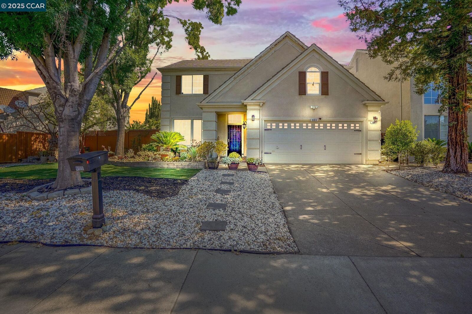 Property Photo: 601 Burwood Way CA 94509