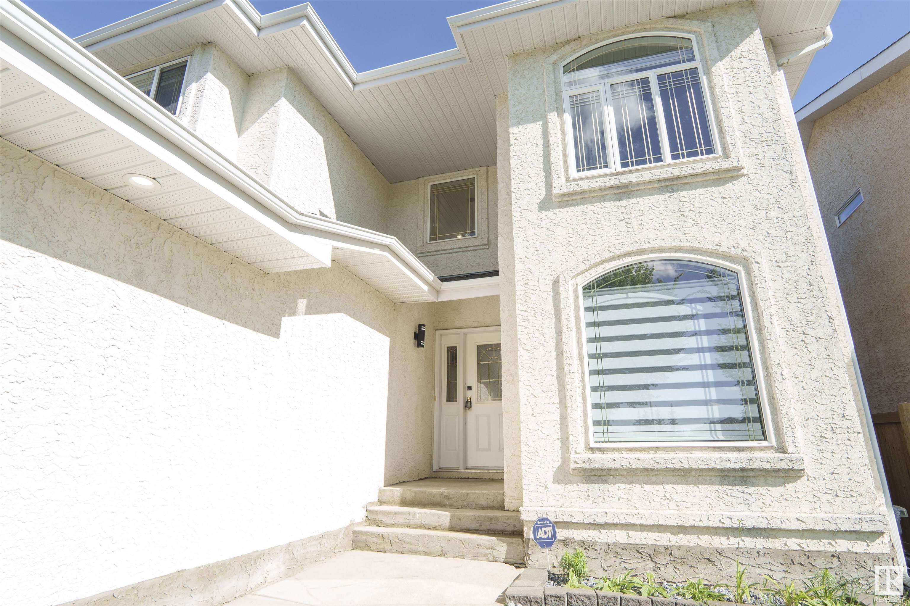 370 Heath Road NW  Edmonton AB T6R 2T8 photo