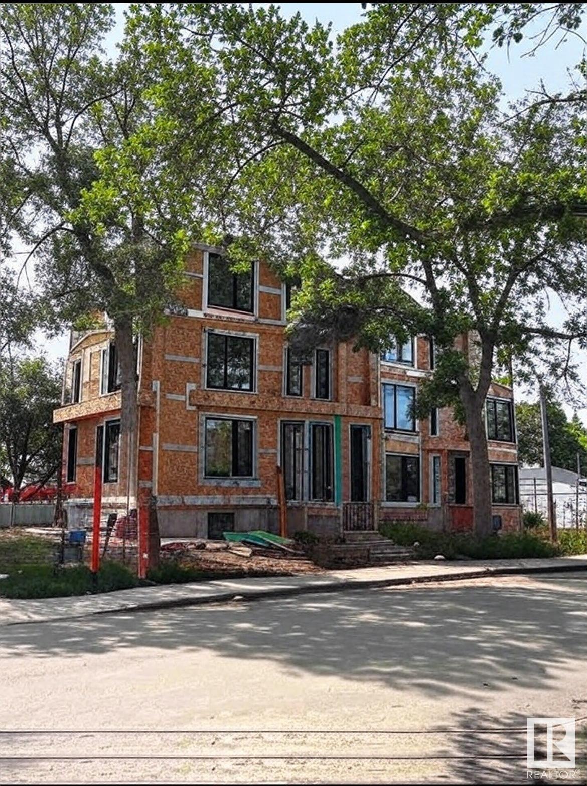 8903 94 Avenue NW  Edmonton AB T6C 1W6 photo