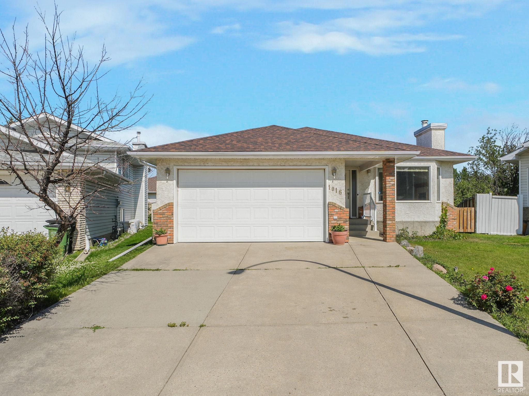 1016 James Crescent NW  Edmonton AB T6L 6P6 photo