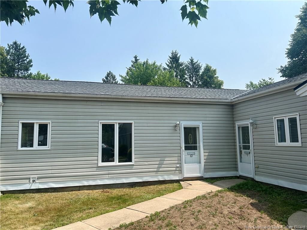 Property Photo: 331 McLaughlin Drive 10 NB E1A 4R3