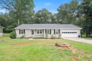 Property Photo:  200 E Country Woods Drive  GA 30016 