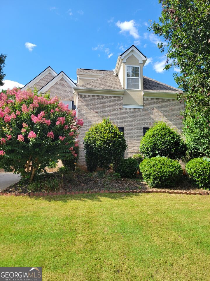 Property Photo:  221 Langshire Drive  GA 30253 
