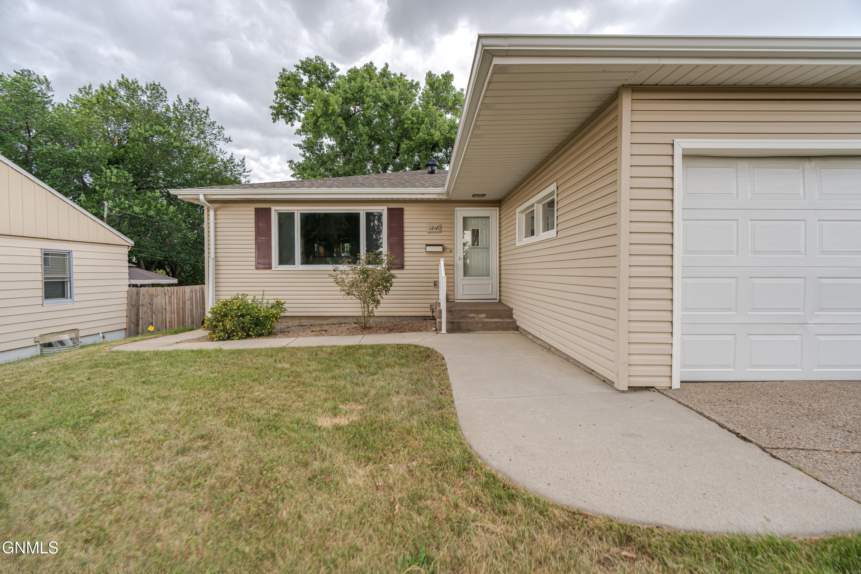 Property Photo: 1218 15th Street N ND 58501