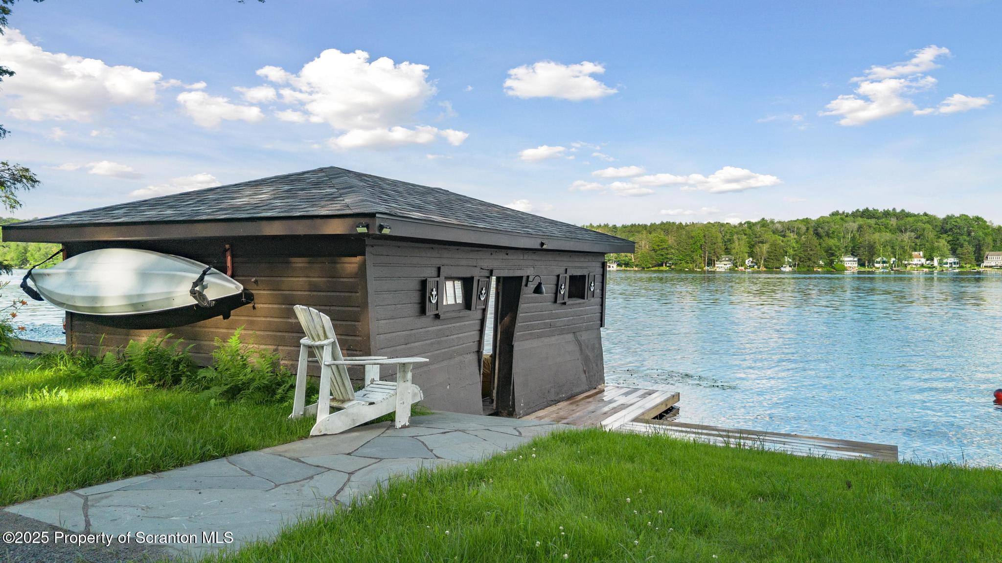 Property Photo:  242 W West Shore Drive  PA 18436 