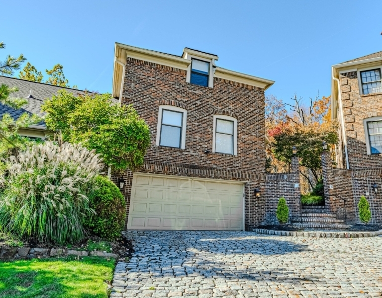 Property Photo:  11 Casper Ct  NJ 07932 