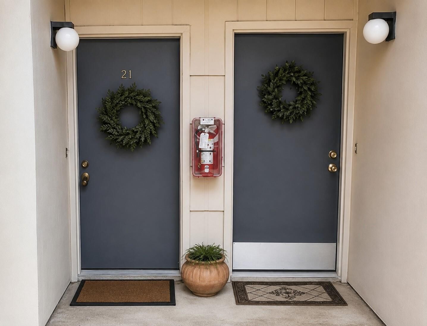 Property Photo: 1818 Augusta Drive 21 TX 77057