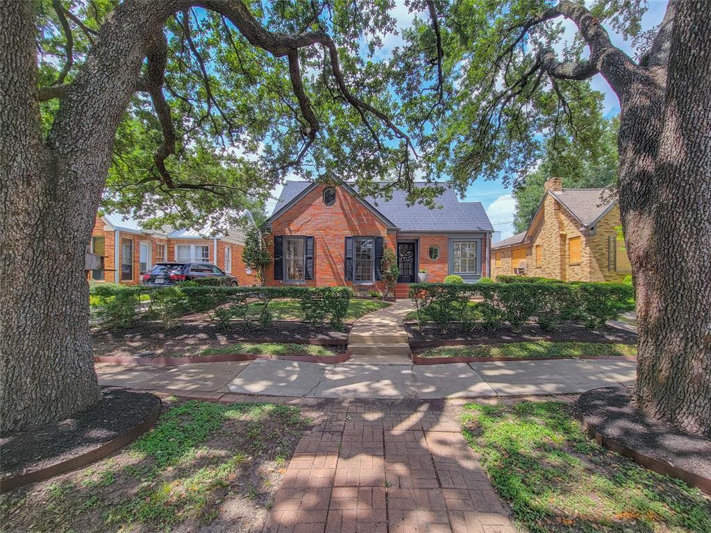 Property Photo: 1932 Lexington Street TX 77098