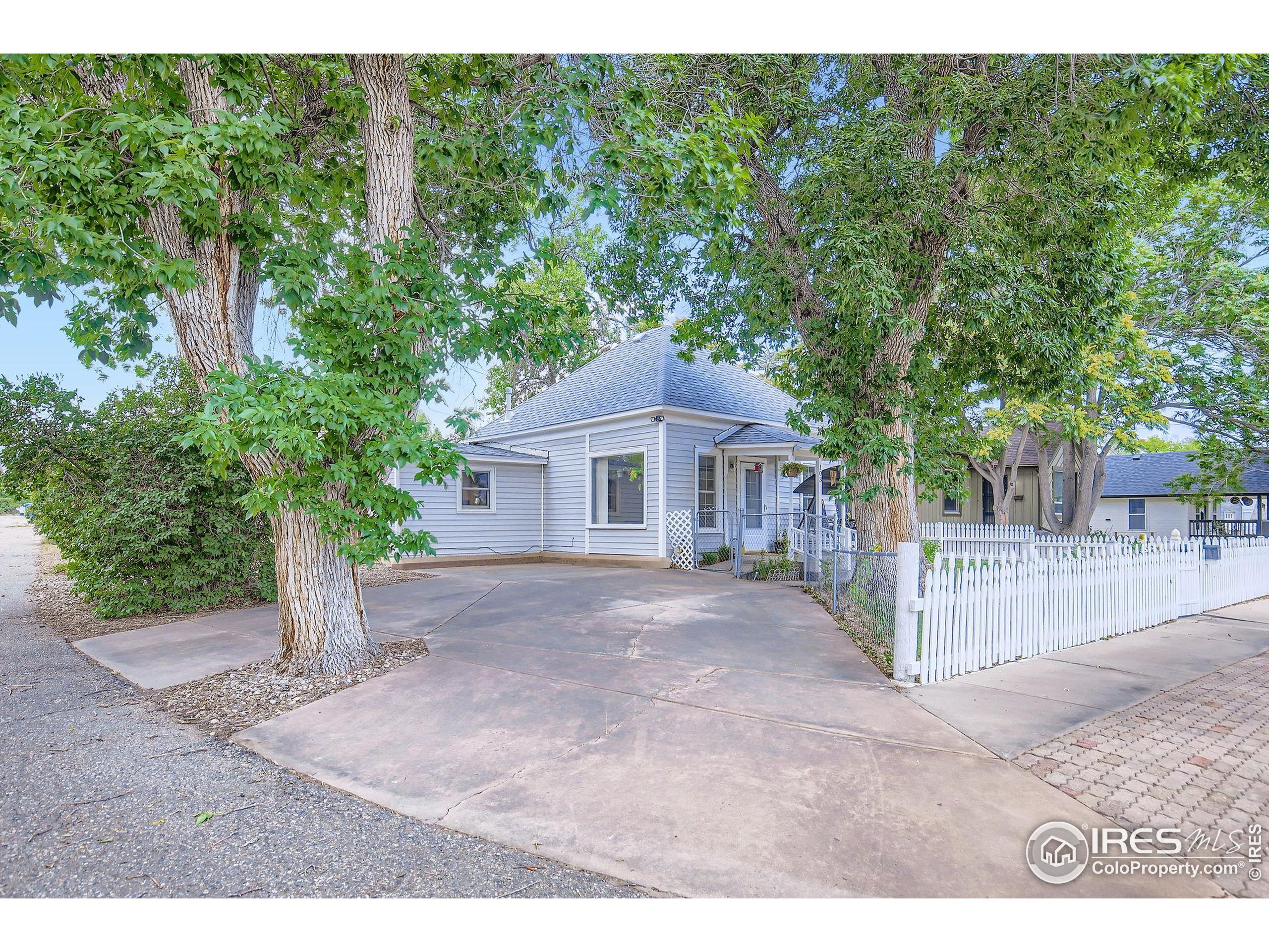 Property Photo: 103 E 12th St CO 80537