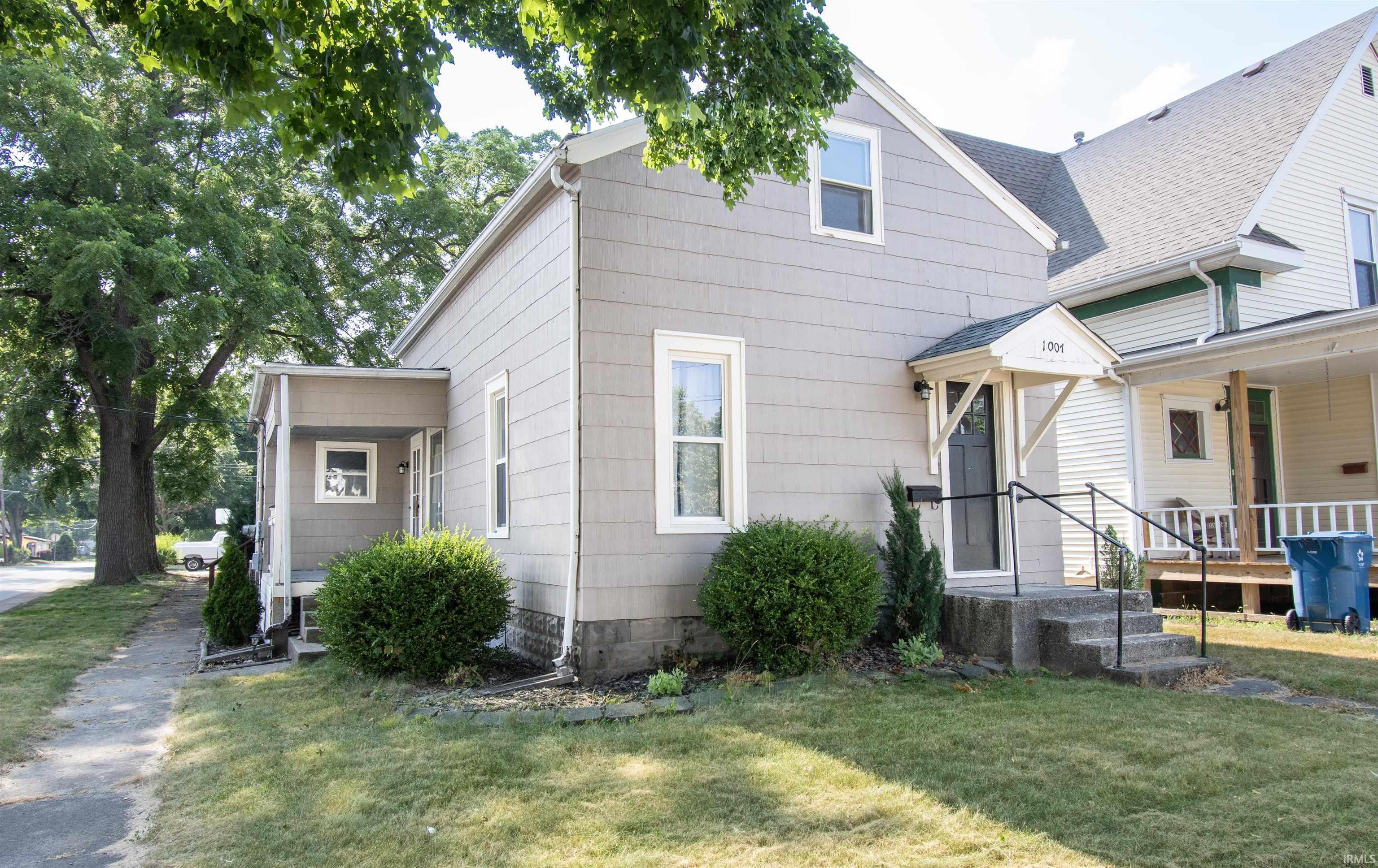 Property Photo: 1007 S Jackson Street IN 46706-2809