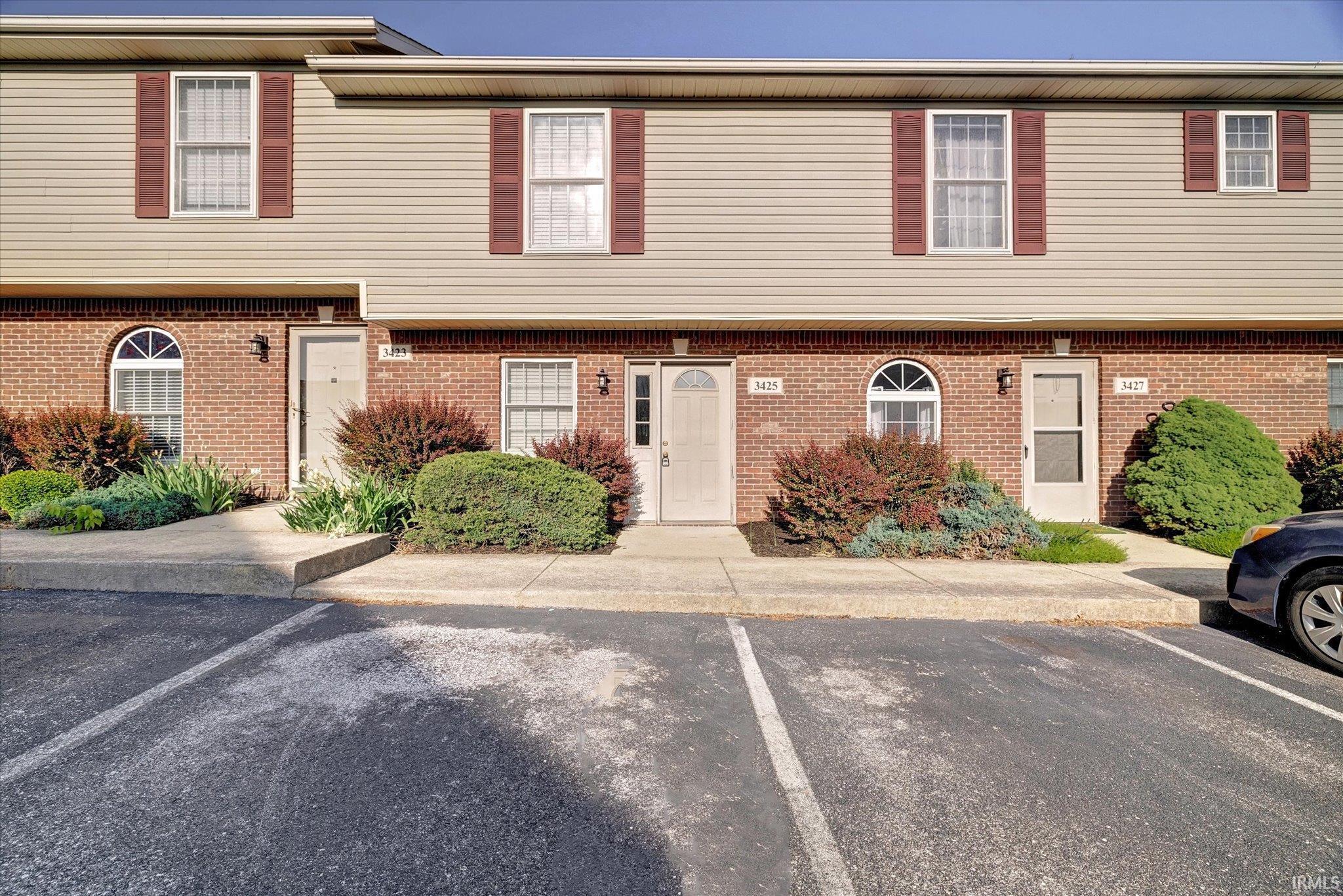 3425 S Oaklawn Circle  Bloomington IN 47401-8561 photo