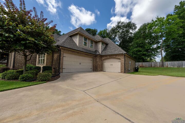 Property Photo: 5215 Northcrest Chase TX 75605