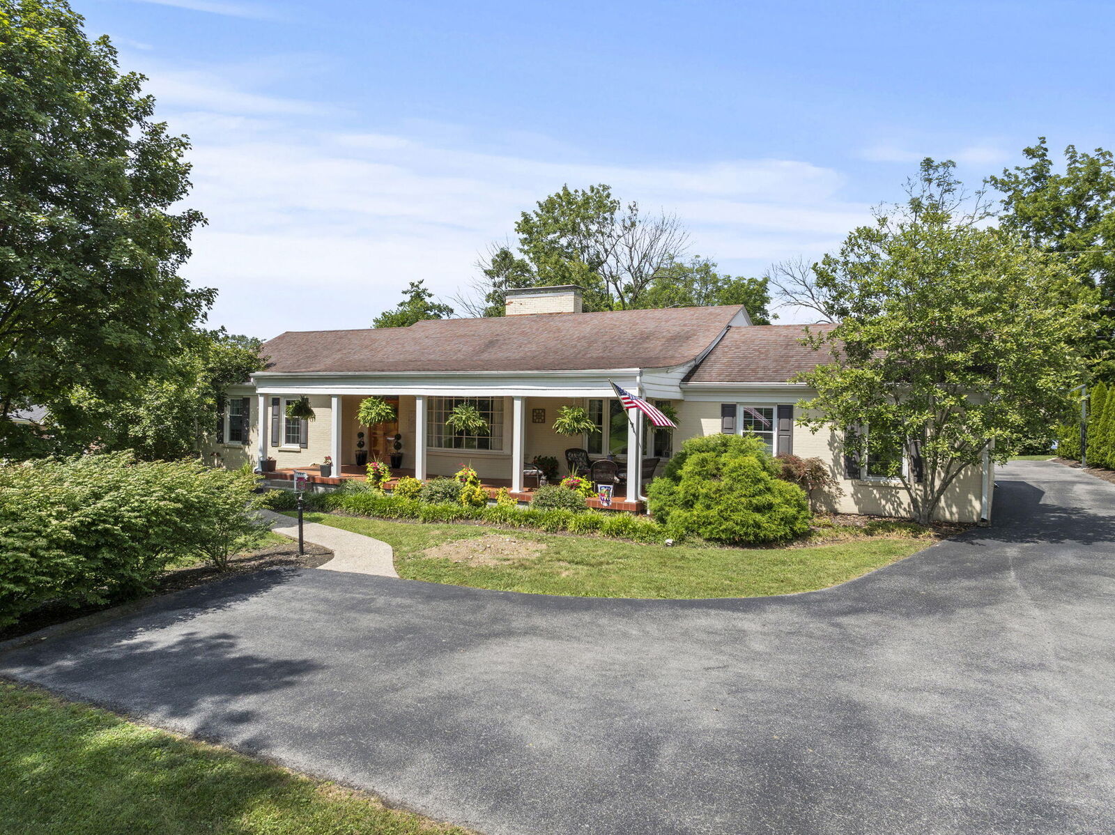 Property Photo: 766 Beaumont Avenue KY 40330