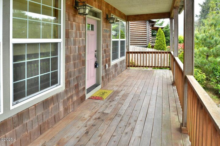 Property Photo:  2064 NW 33rd Street  OR 97367 